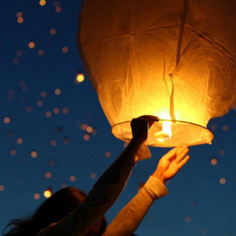Set of 5 Sky Lanterns | Chinese Flying Wish Lanterns for Memorable Outdoor Moments